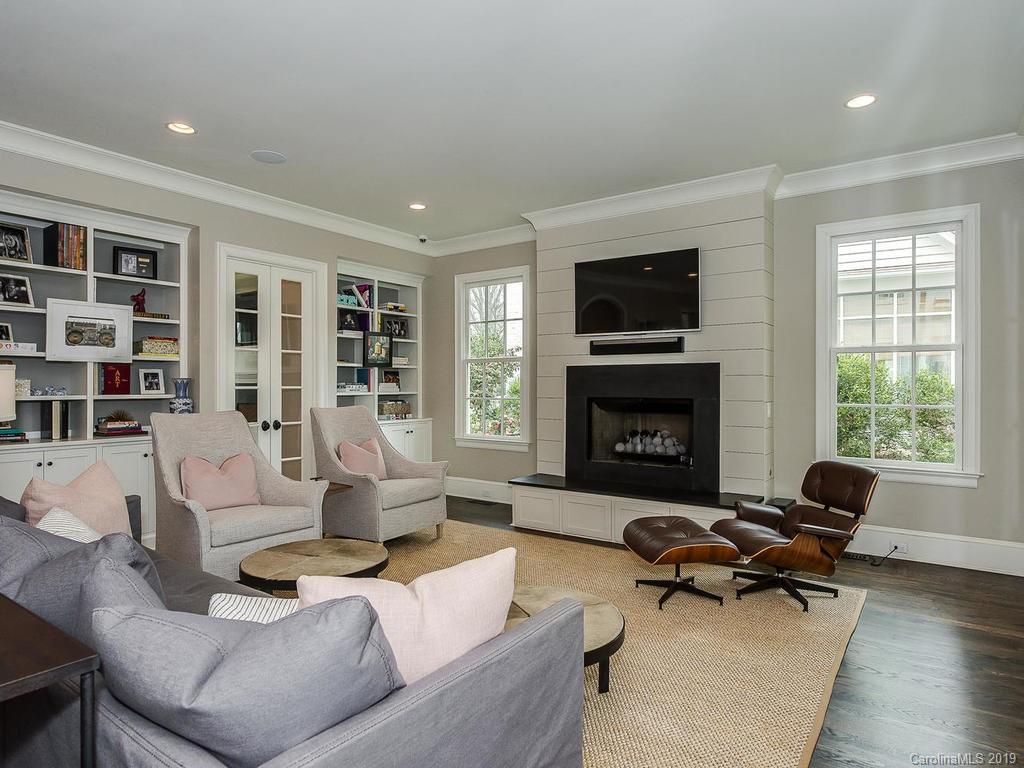 621 Cherokee Road Charlotte, NC 28207 - Photo 10 of 36 Gallery Image 10