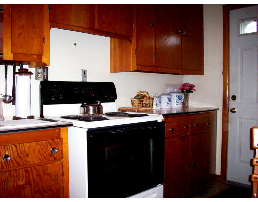 326 Bullock Street Fall River, MA 02720 - Photo 12 of 27 Gallery Image 12