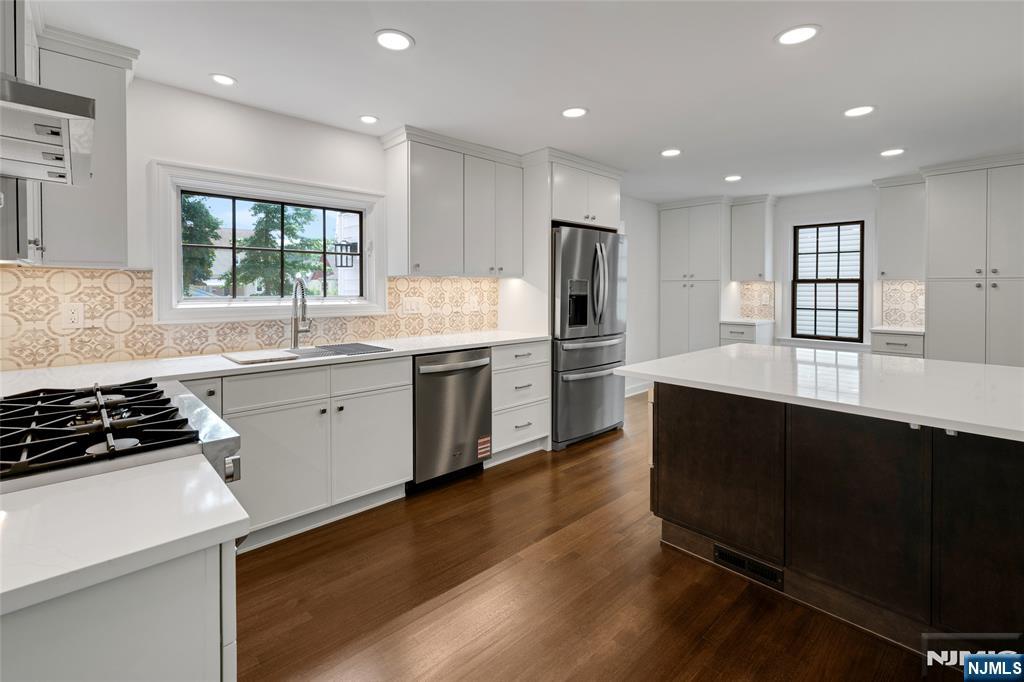21 End Terrace Bloomfield, NJ 07003 - Photo 9 of 26