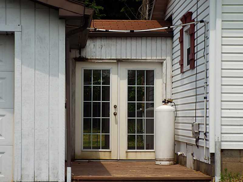 425 Mahood Road Butler, PA 16001 - Photo 18 of 22 Sunroom. Breezeway
