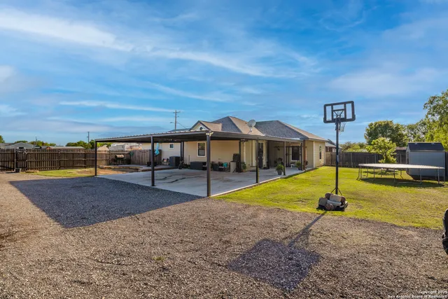 $330,000 | 1038 Avenue H, Poteet, TX 78065