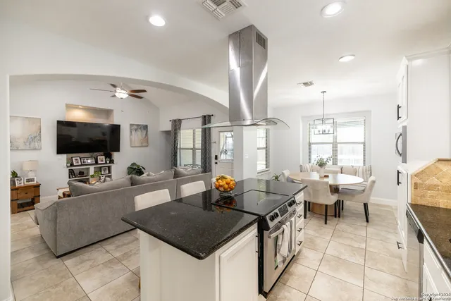 $330,000 | 1038 Avenue H, Poteet, TX 78065