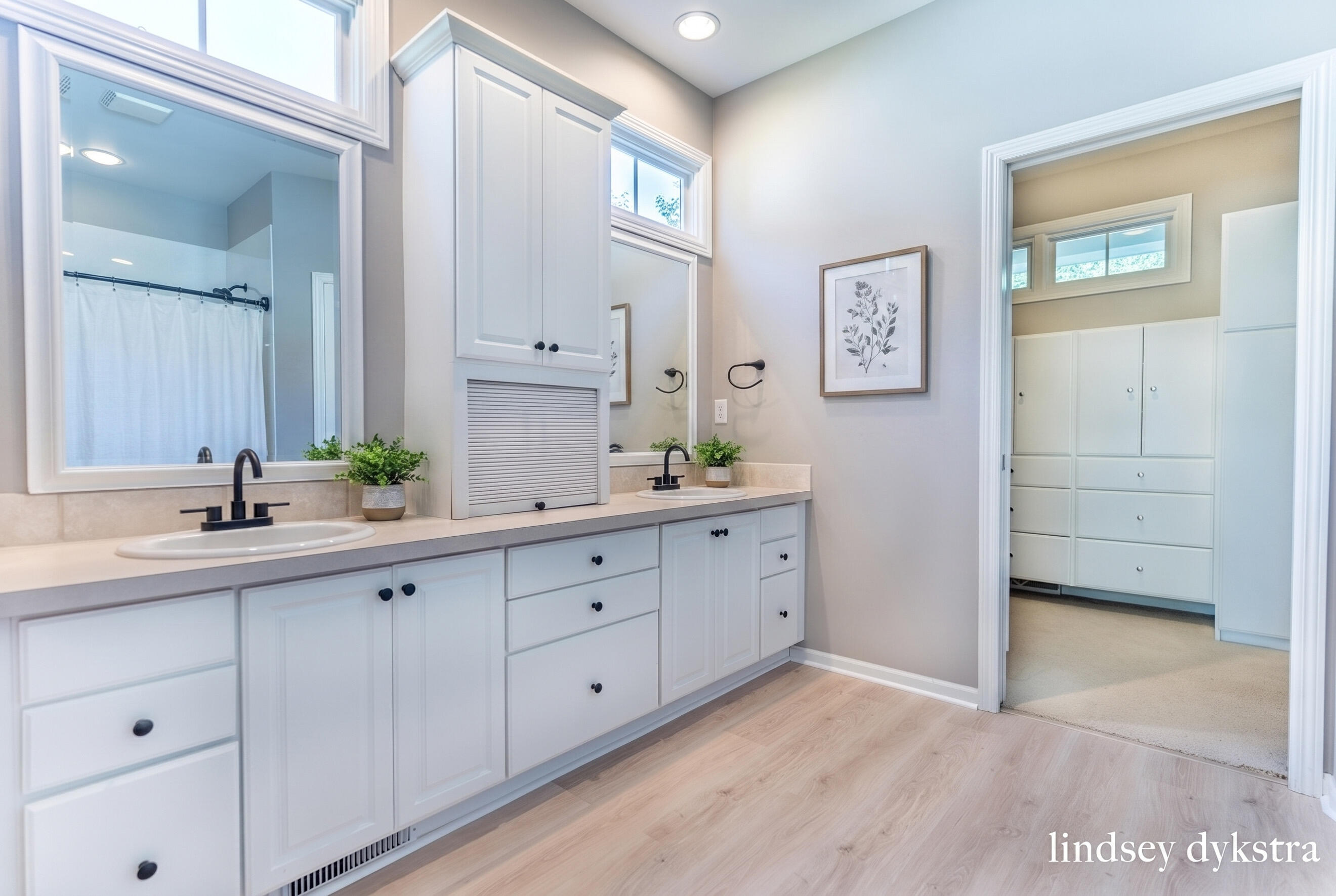 2320 Red Oak Court Northwest Grand Rapids, MI 49504 - Photo 16 of 28 Shower 1