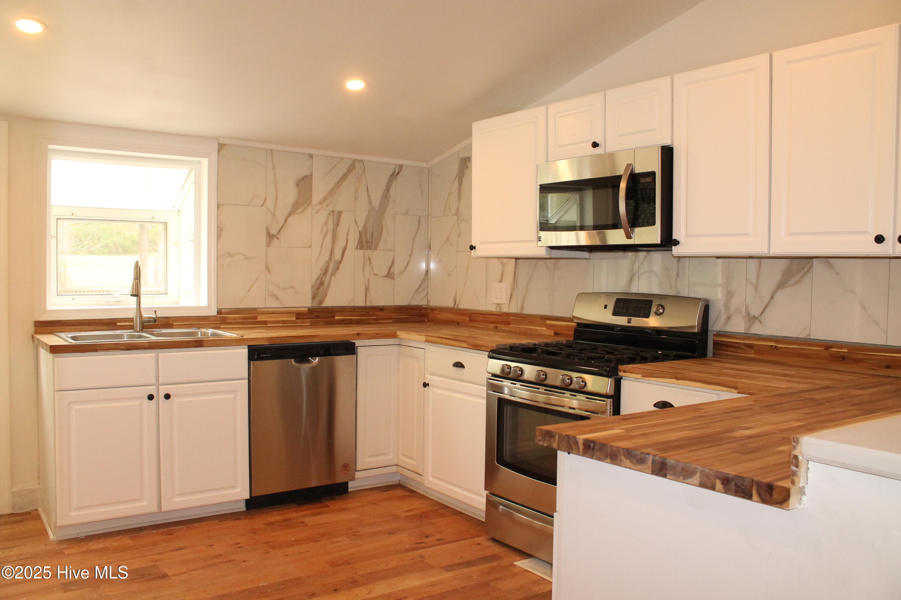 136 Phillips Street Cameron, NC 28326 - Photo 17 of 42 3