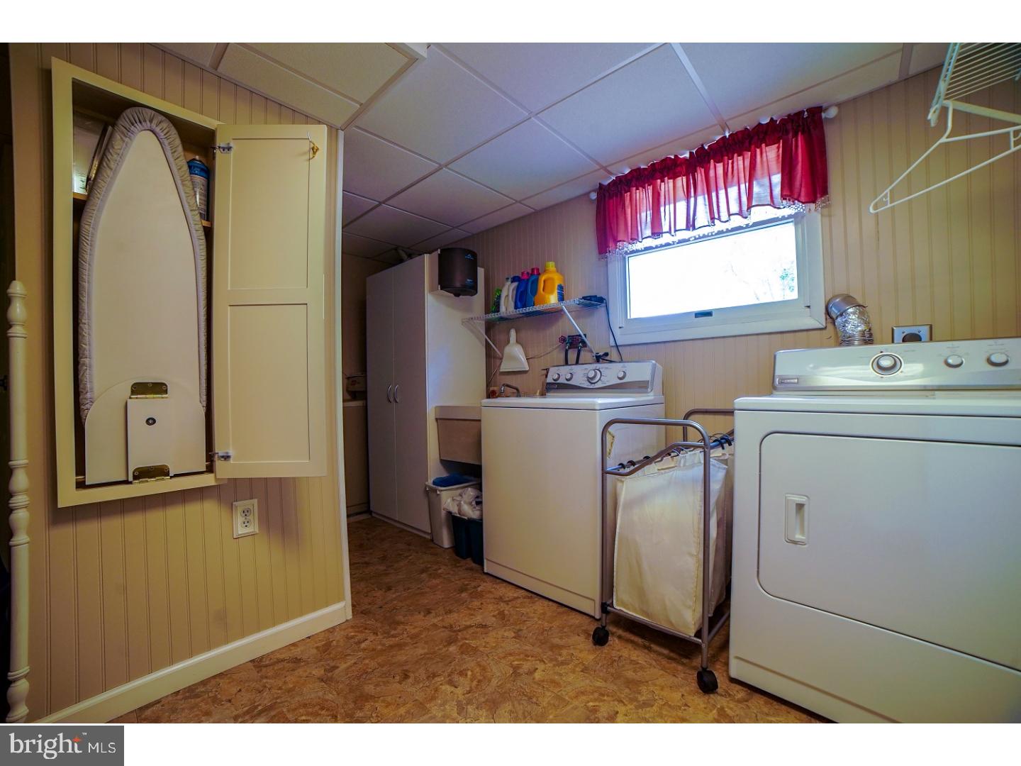 5002 Farming Ridge Boulevard Reading, PA 19606 - Photo 11 of 17 Laundry Room