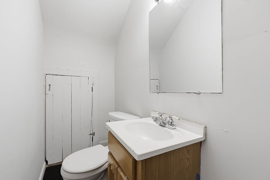 70 Milton Street Springfield, MA 01151 - Photo 31 of 37
