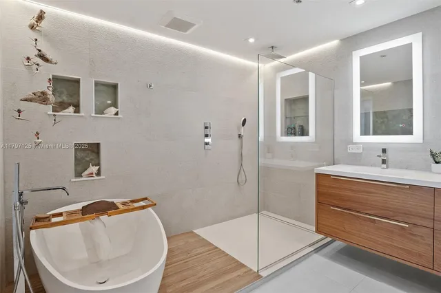 $2,850,000 | 3400 Southwest 27th Avenue, Unit 1102, Miami, FL 33133