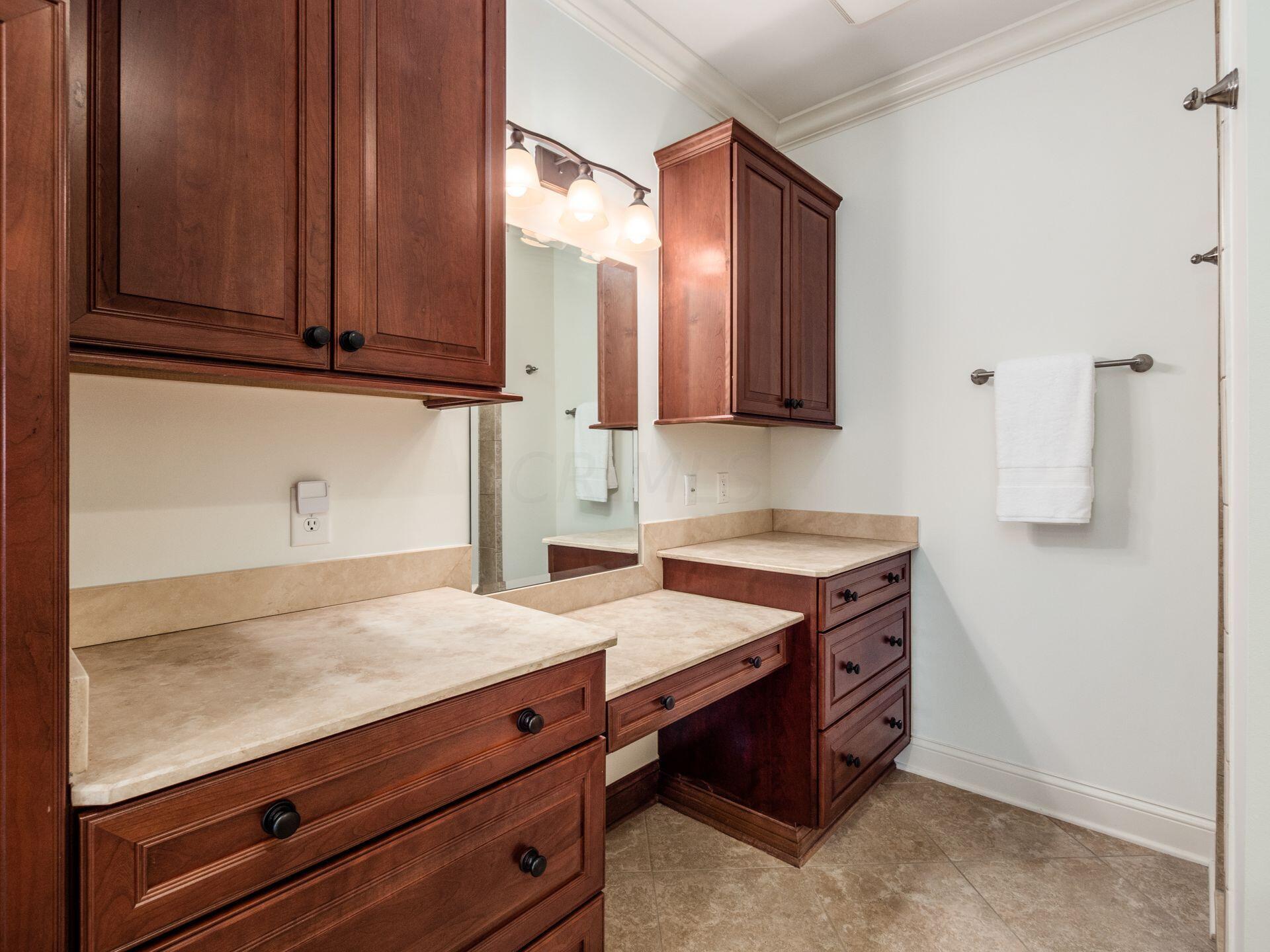 3175 Tremont Road, Unit 510 Columbus, OH 43221 - Photo 27 of 51 081_46c1b2_A 3175 Tremont 054