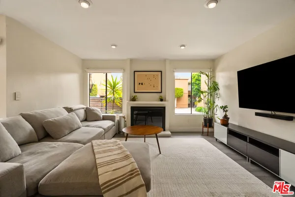 $800,000 | 100 Hurlbut Street, Unit 12, Pasadena, CA 91105