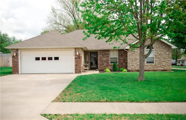 $229,900 | 500 North Webster Street, Nevada, MO 64772