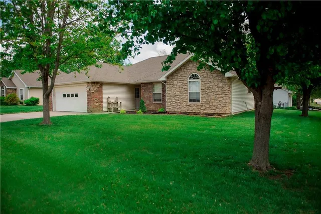 $229,900 | 500 North Webster Street, Nevada, MO 64772