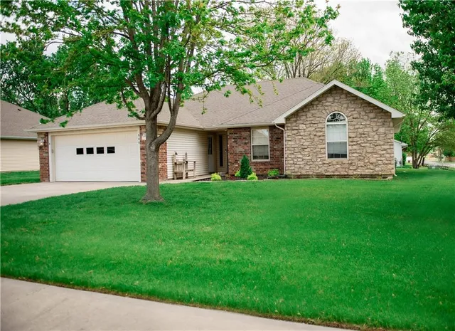 $229,900 | 500 North Webster Street, Nevada, MO 64772