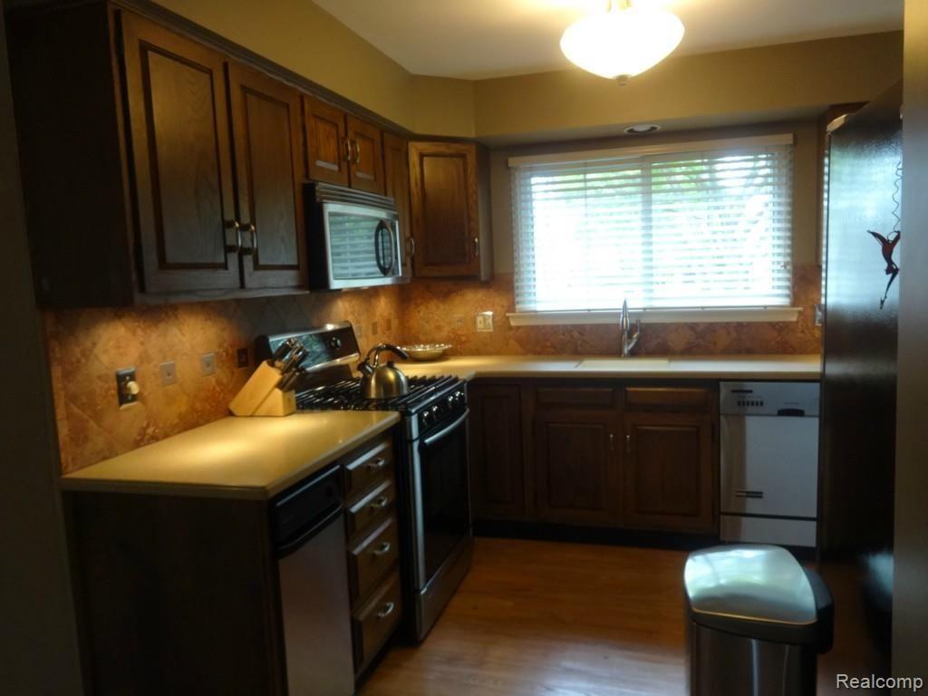 Kitchen2.jpg