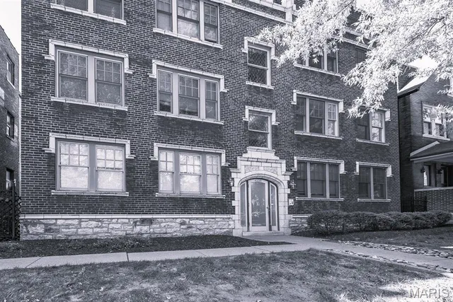 $179,900 | 4228 McPherson Avenue, Unit 312, St. Louis, MO 63108