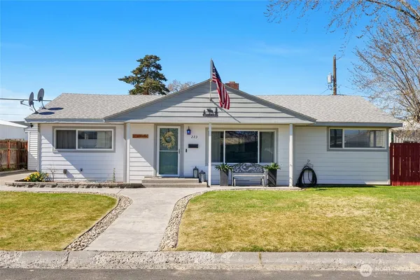$305,000 | 223 H Street Northeast, Ephrata, WA 98823