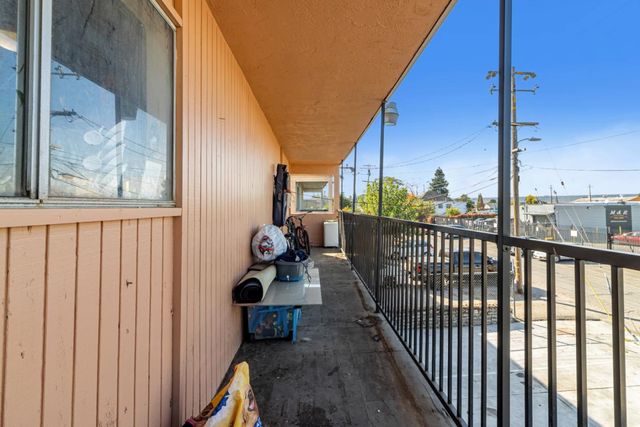 $749,000 | 748 Clara Street, Oakland, CA 94603