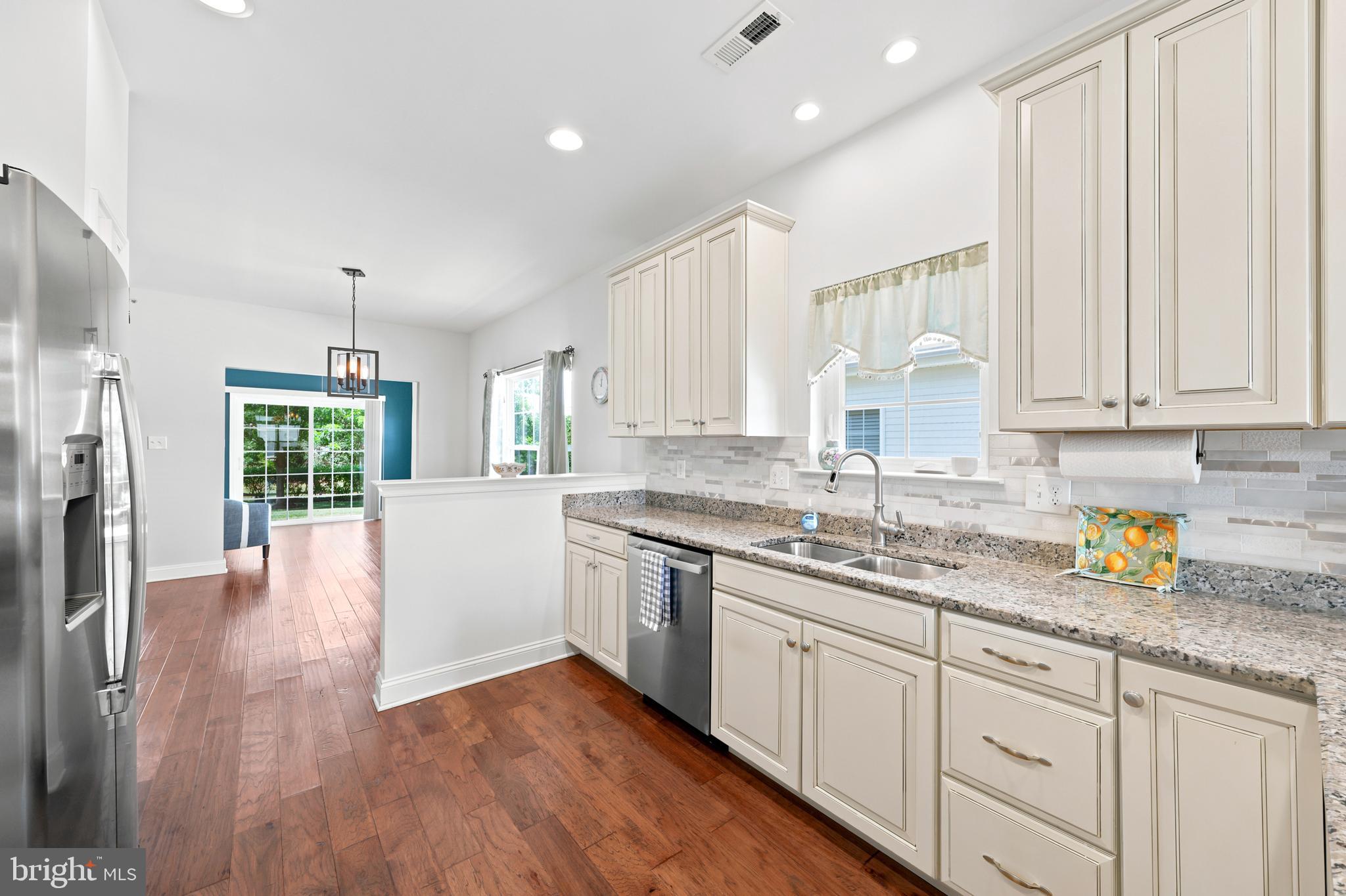 118 Field Loop Glassboro, NJ 08028 - Photo 5 of 34 Updated Kitchen