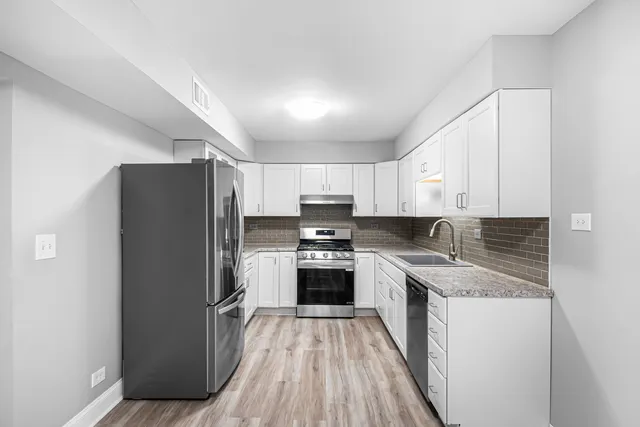 $210,000 | 629 Derry Court, Unit 1A, Schaumburg, IL 60193