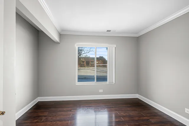 $210,000 | 629 Derry Court, Unit 1A, Schaumburg, IL 60193