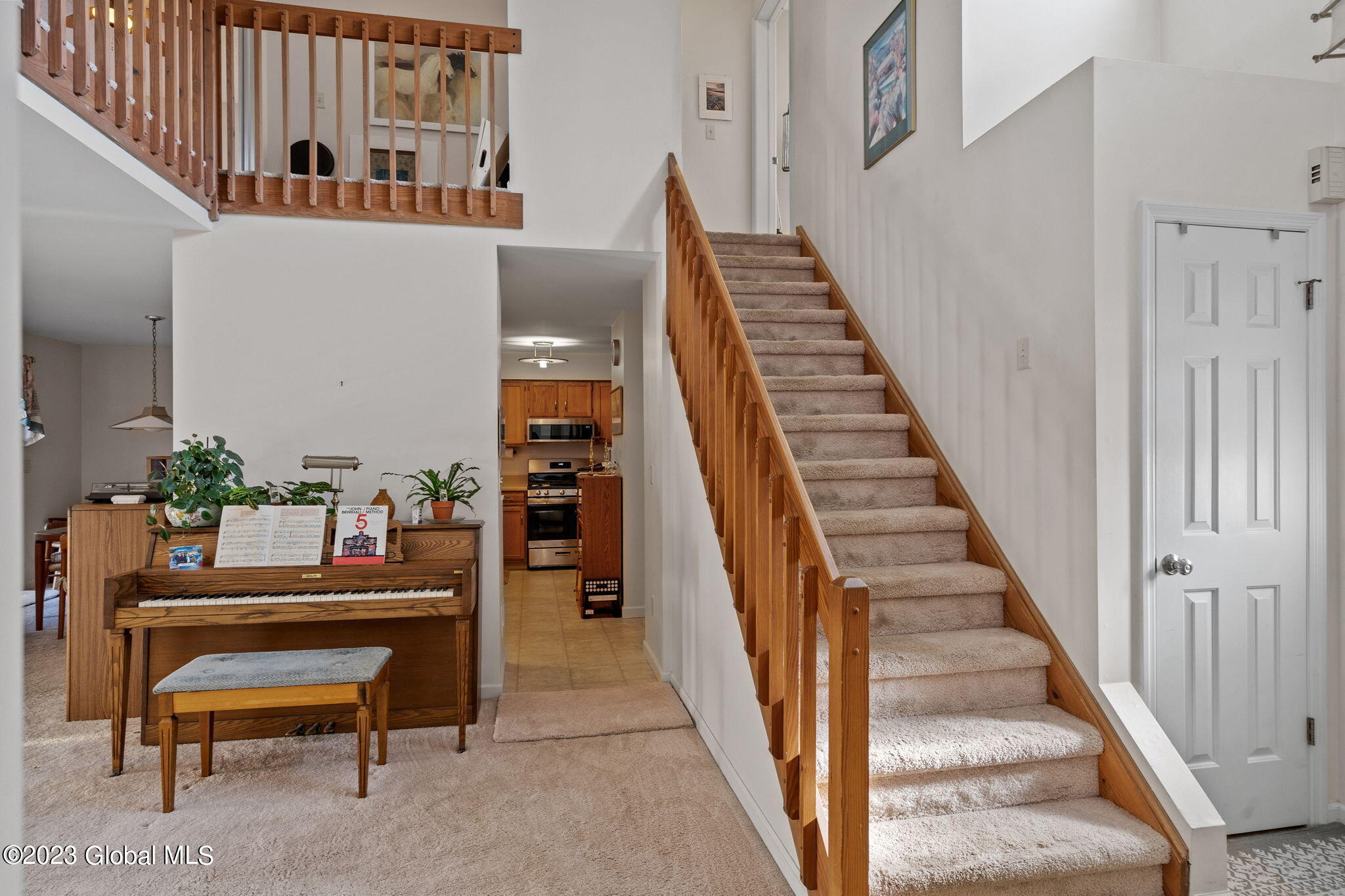 8 Gregory Court Rensselaer, NY 12144 - Photo 5 of 54 10-web-or-mls-8-gregory-ct