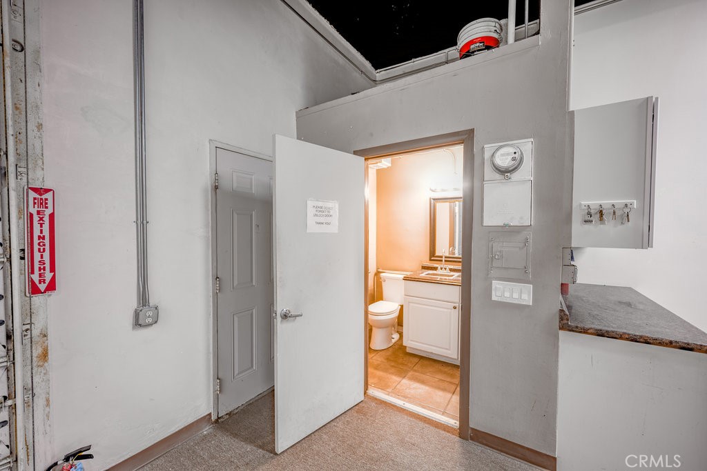 24609 Arch Street Newhall, CA 91321 - Photo 10 of 22 a view of a bedroom with bathroom