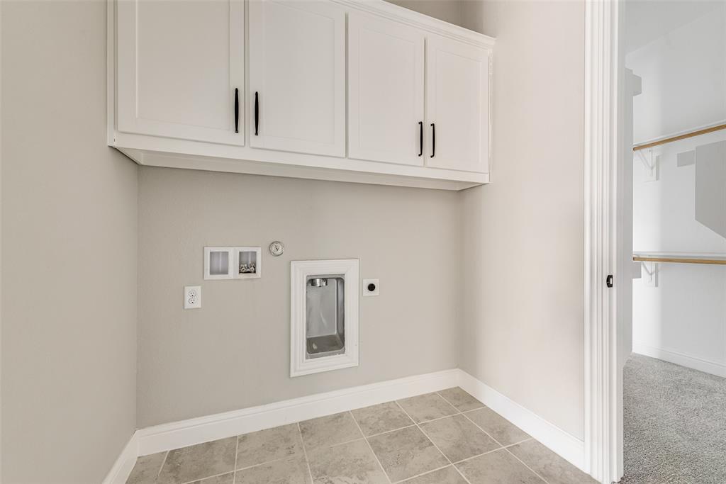 1905 Graham Way Mansfield, TX 76063 - Photo 14 of 20 a view of an empty room with window