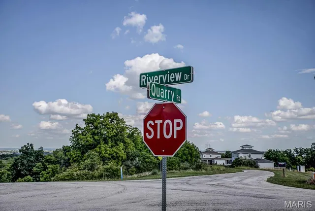 $15,000 | 658 Quarry Road, Golden Eagle, IL 62036