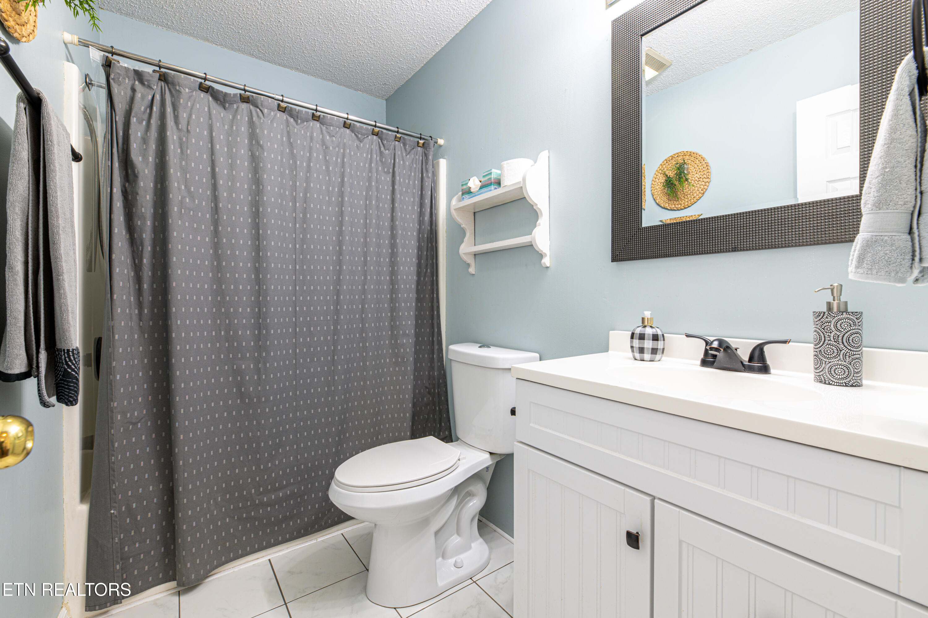1718 Frank Watts Road Knoxville, TN 37909 - Photo 19 of 31 1718 Frank Watt-14
