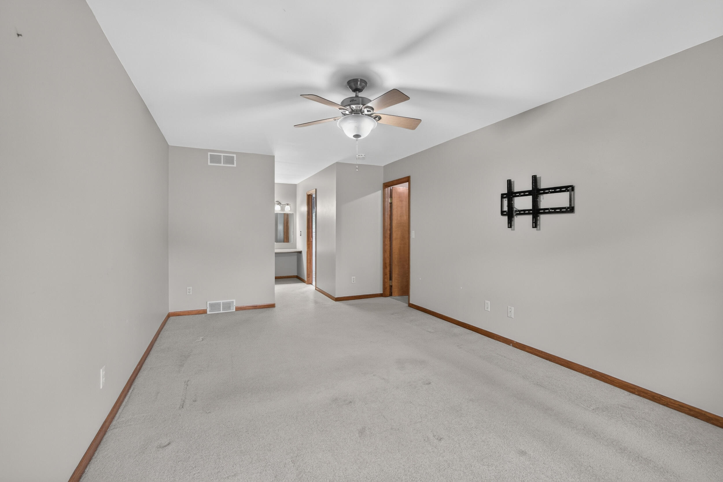 6276 Burning Tree Street Jackson, MI 49201 - Photo 10 of 61 36_6276 burning tree st jackson mi - 000