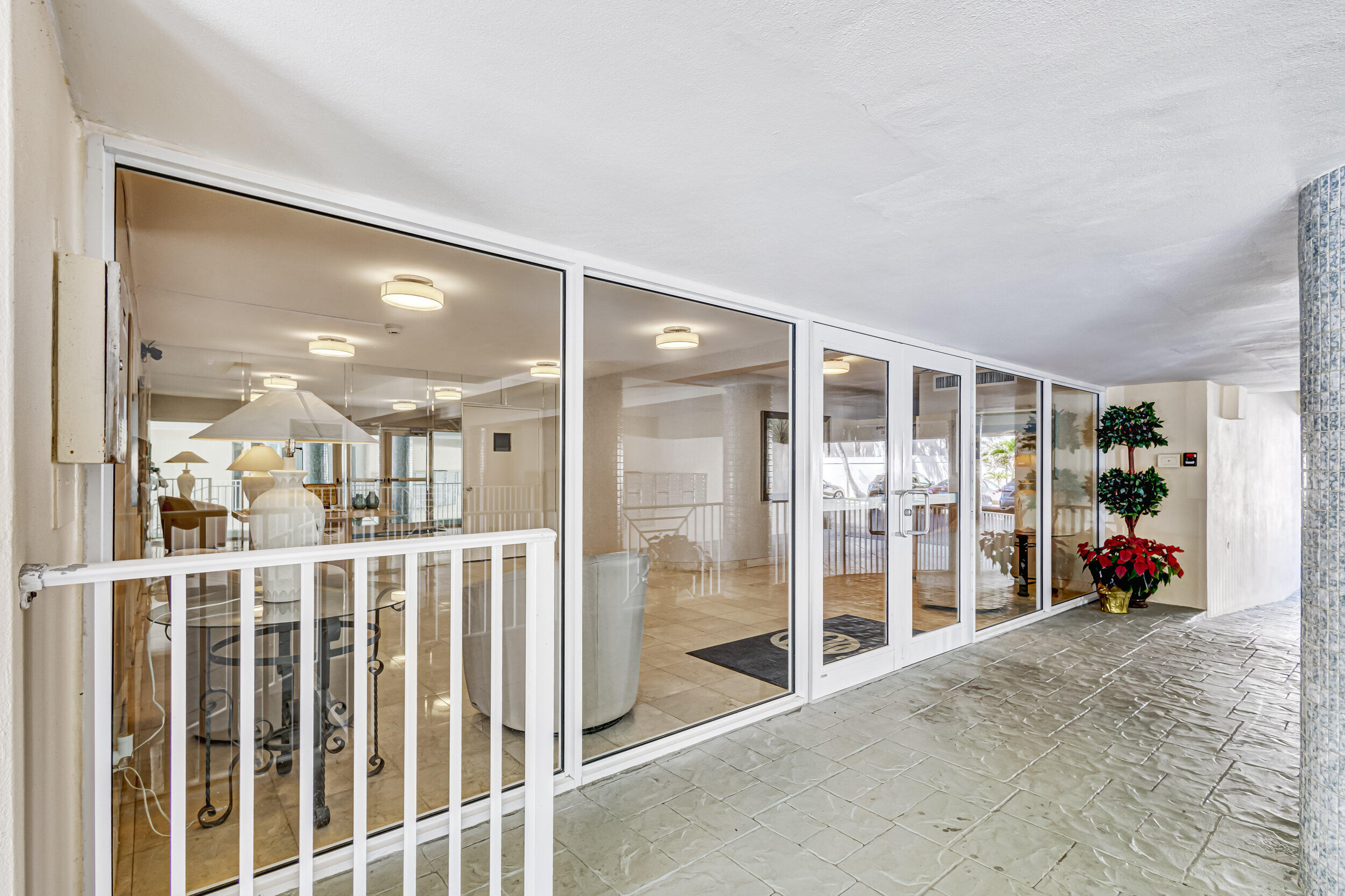 630 Ocean Drive, Unit 505 Juno Beach, FL 33408 - Photo 39 of 49 a view of a entryway with livingroom