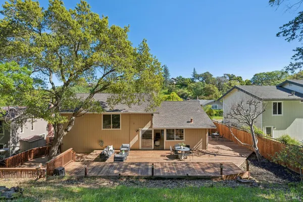 $1,100,000 | 34 Plata Court, Novato, CA 94947