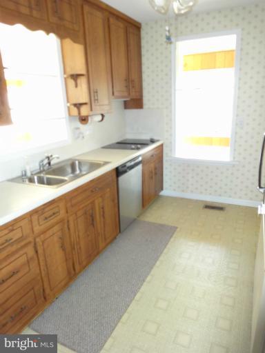 6701 Brooklyn Bridge Road Laurel, MD 20707 - Photo 13 of 29 Family Room