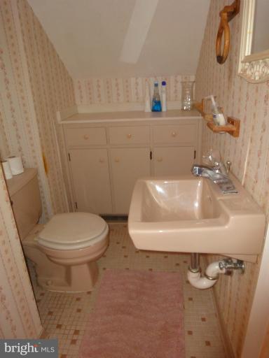 6701 Brooklyn Bridge Road Laurel, MD 20707 - Photo 14 of 29 Bath