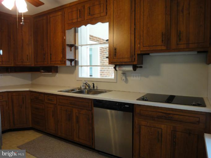 6701 Brooklyn Bridge Road Laurel, MD 20707 - Photo 17 of 29 Kitchen