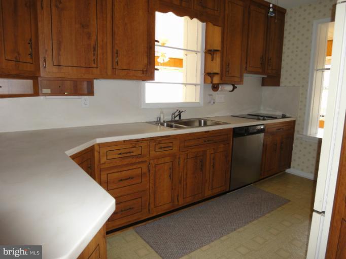 6701 Brooklyn Bridge Road Laurel, MD 20707 - Photo 26 of 29 Kitchen