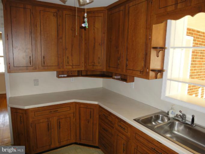 6701 Brooklyn Bridge Road Laurel, MD 20707 - Photo 27 of 29 Kitchen