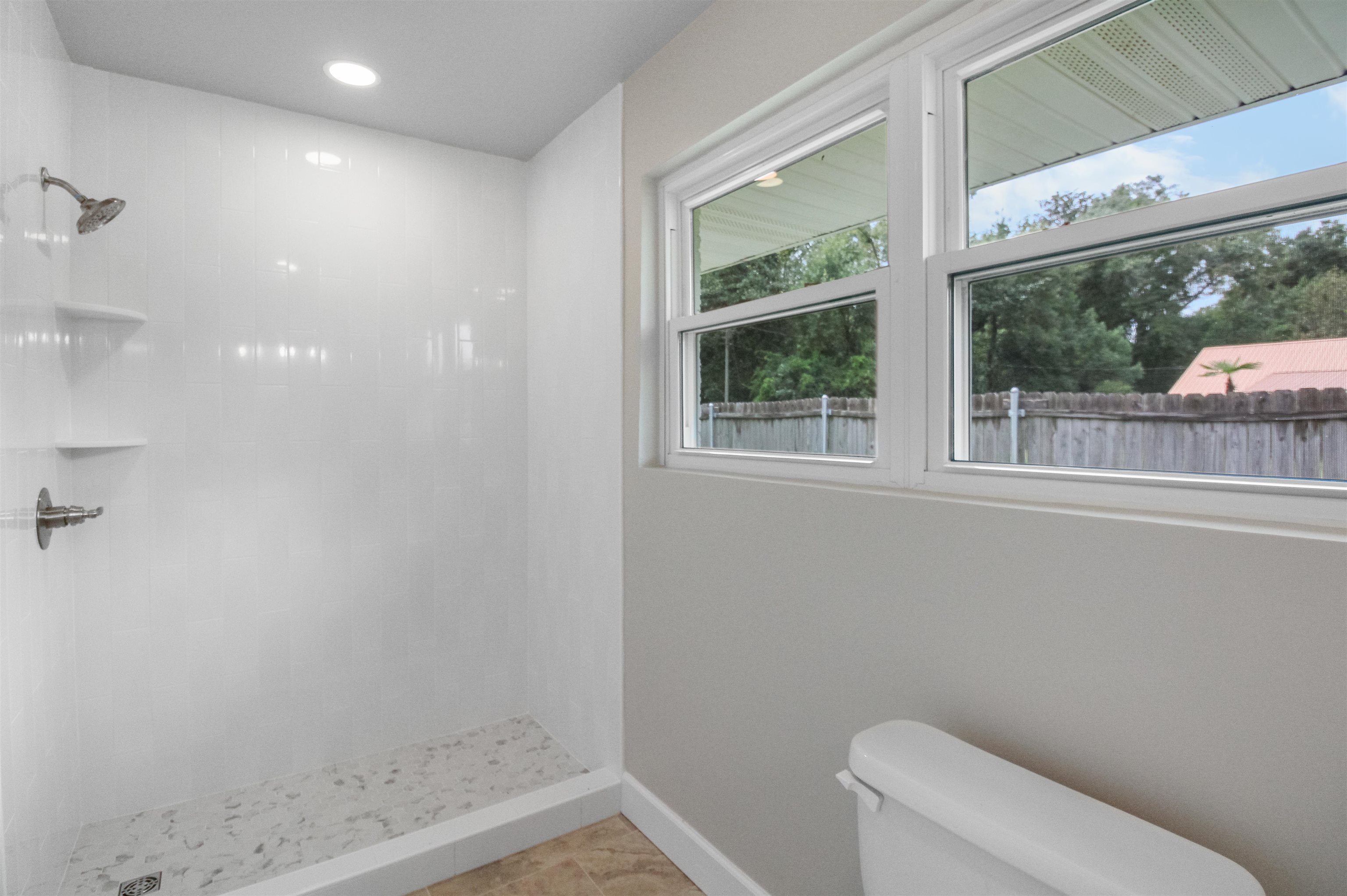 419 West Myrtle Avenue Foley, AL 36535 - Photo 5 of 17 Primary Bathroom