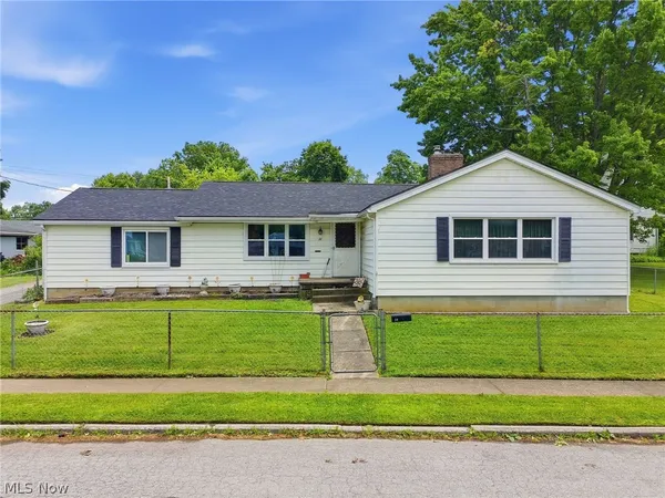 $219,900 | 14 North Cross Street, Columbiana, OH 44408