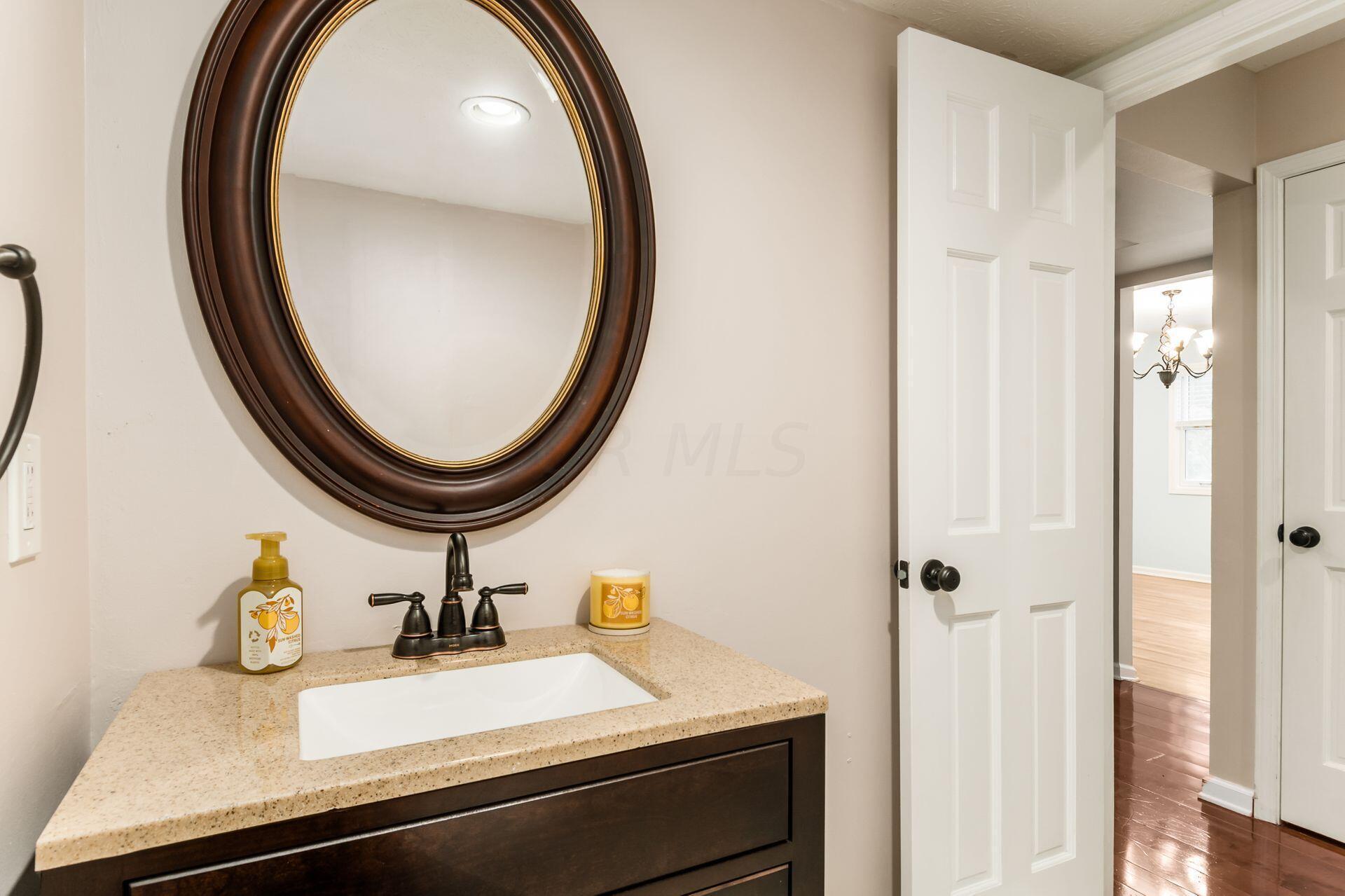 1281 Windham Road Upper Arlington, OH 43220 - Photo 14 of 32