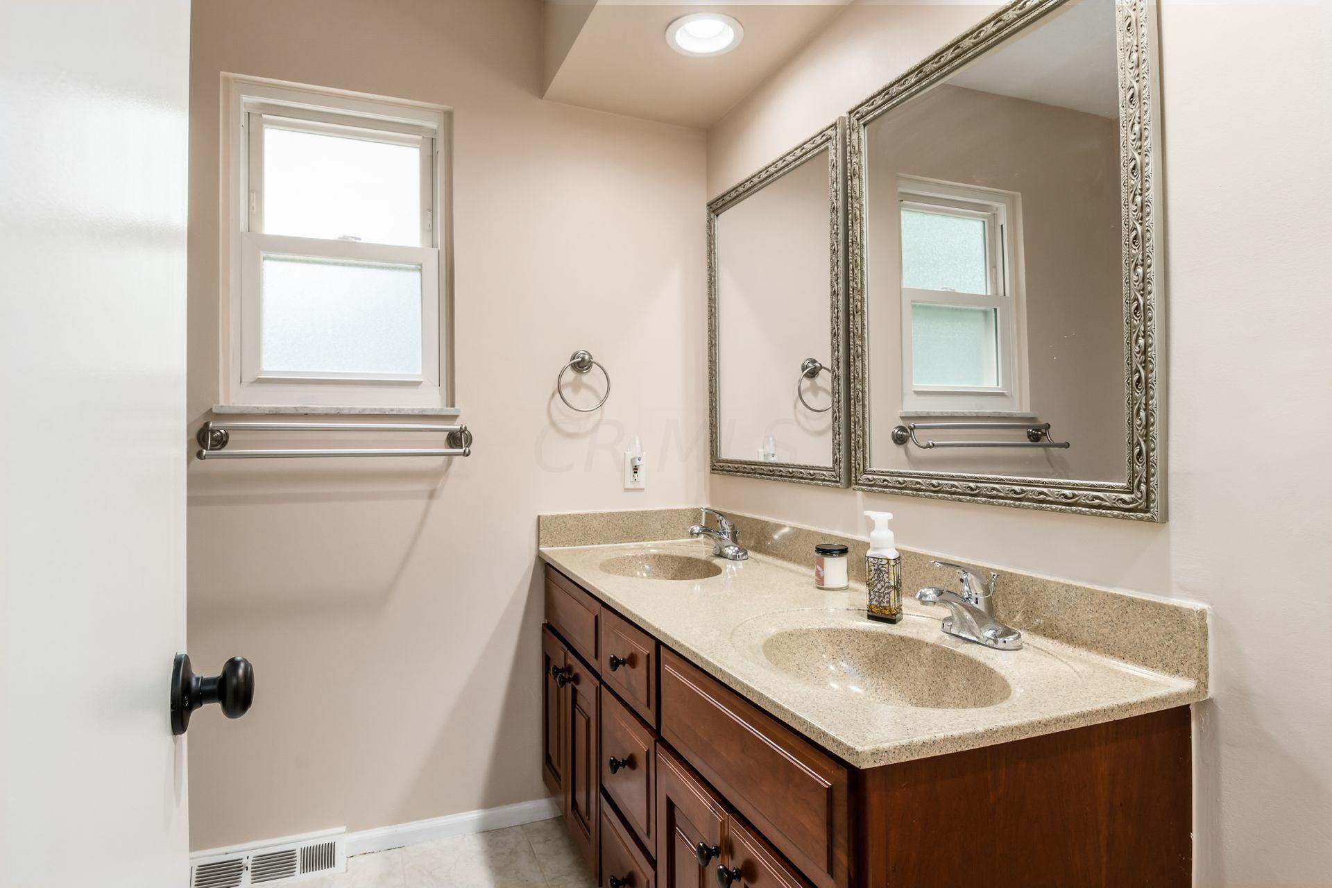 1281 Windham Road Upper Arlington, OH 43220 - Photo 22 of 32