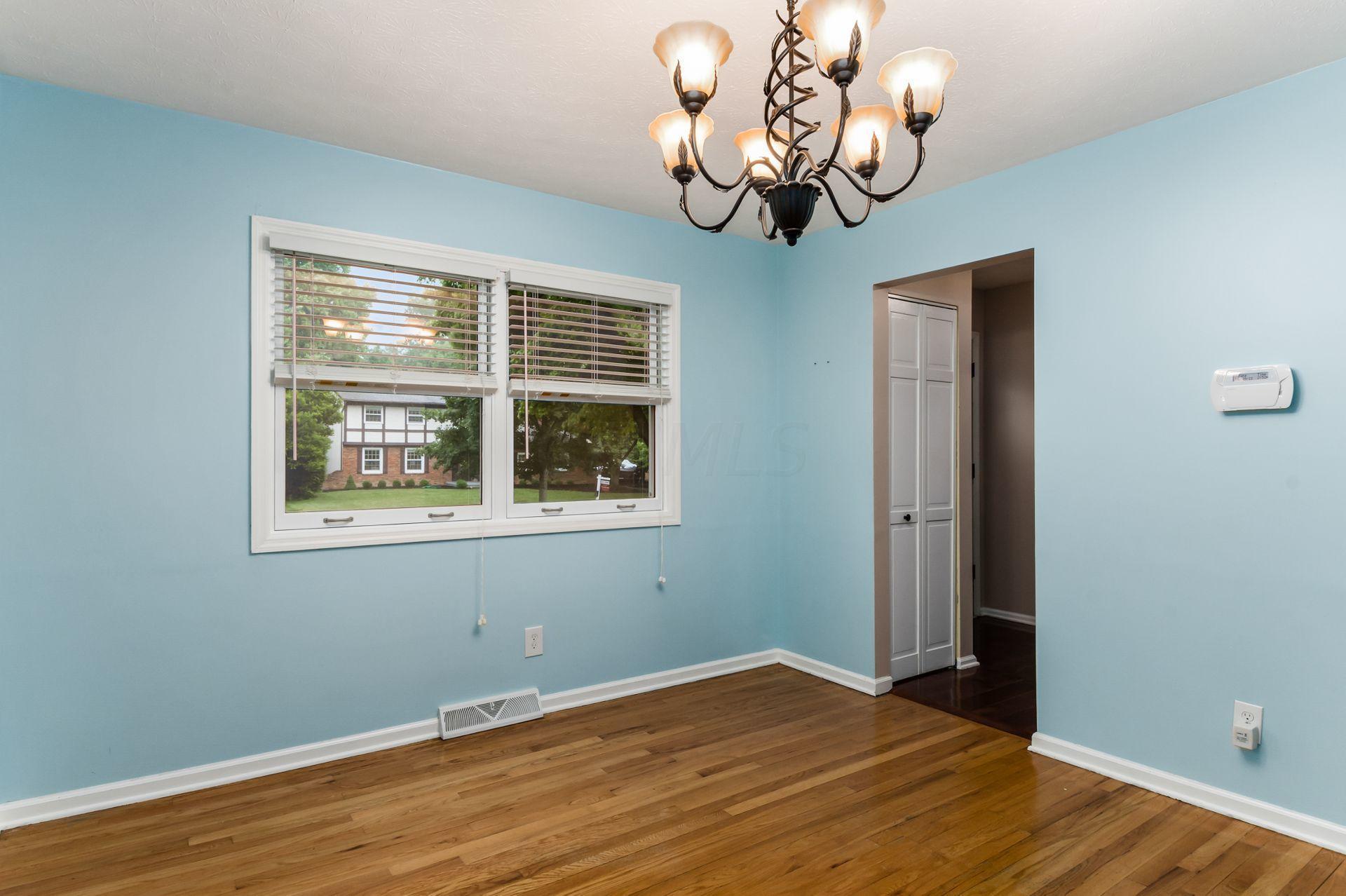 1281 Windham Road Upper Arlington, OH 43220 - Photo 8 of 32