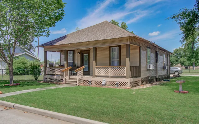 $190,000 | 155 Davis Street, Humble, TX 77338
