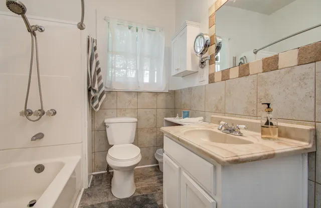 $190,000 | 155 Davis Street, Humble, TX 77338