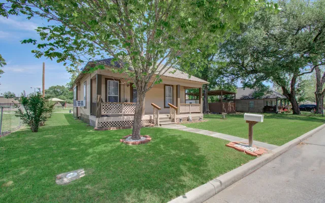 $190,000 | 155 Davis Street, Humble, TX 77338