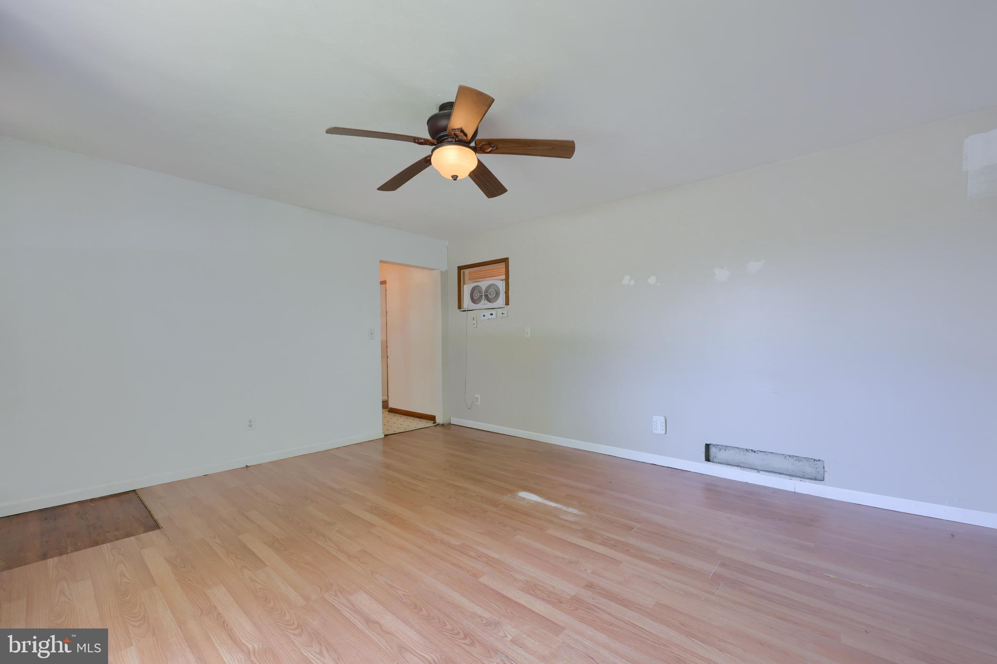 13234 Center Road Stewartstown, PA 17363 - Photo 8 of 36 Gallery Image 8