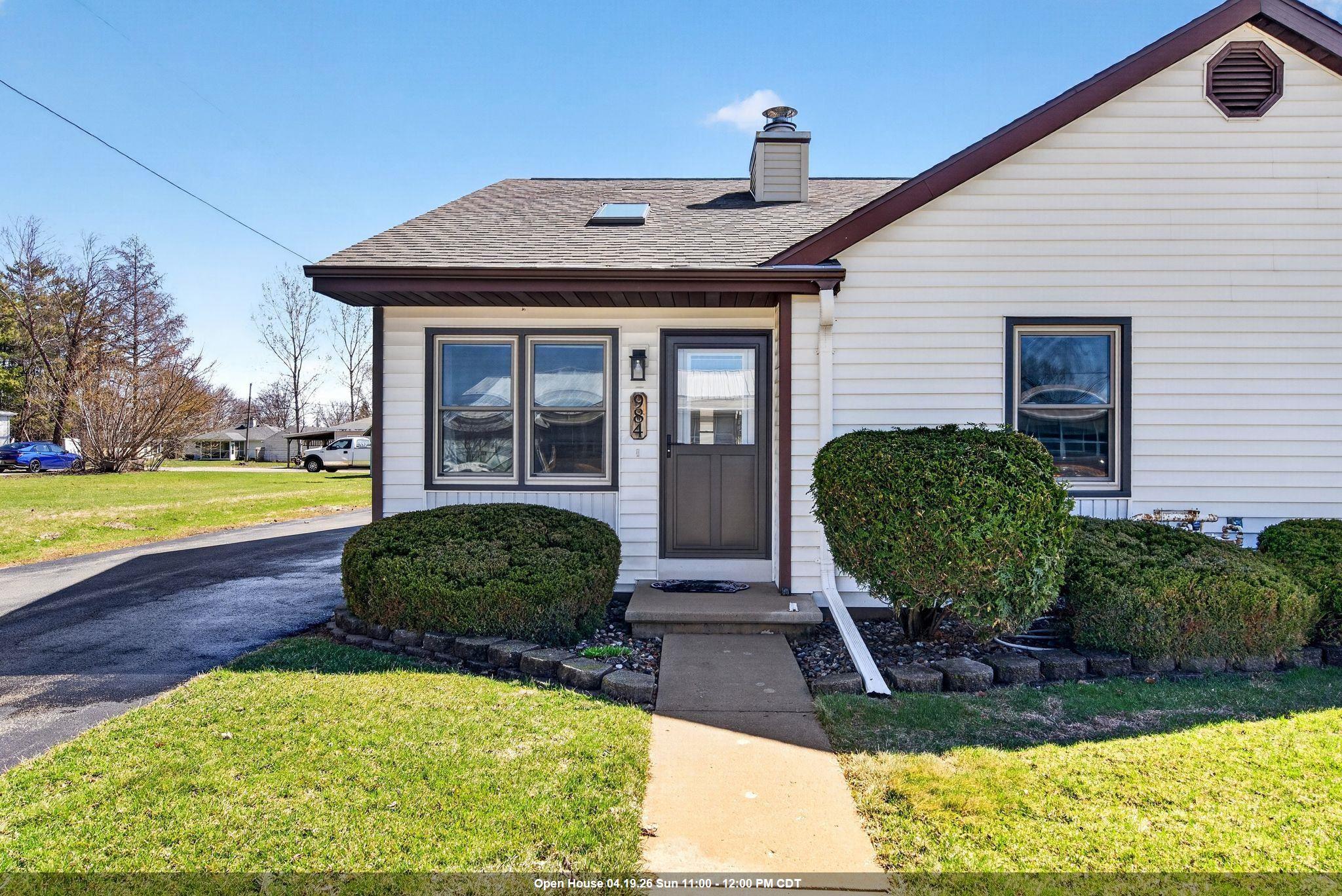 984 Tullar Road, Unit 17 Neenah, WI 54956 - Photo 1 of 36