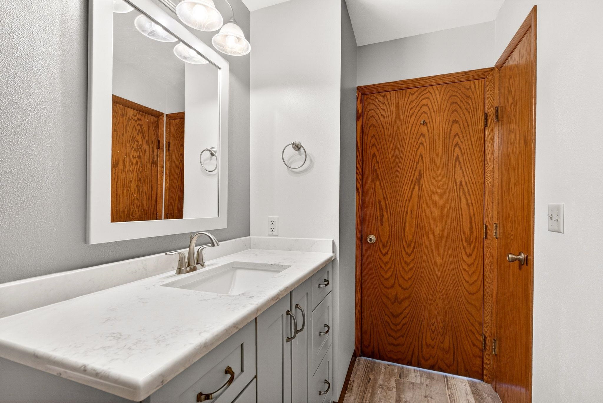 984 Tullar Road, Unit 17 Neenah, WI 54956 - Photo 17 of 36
