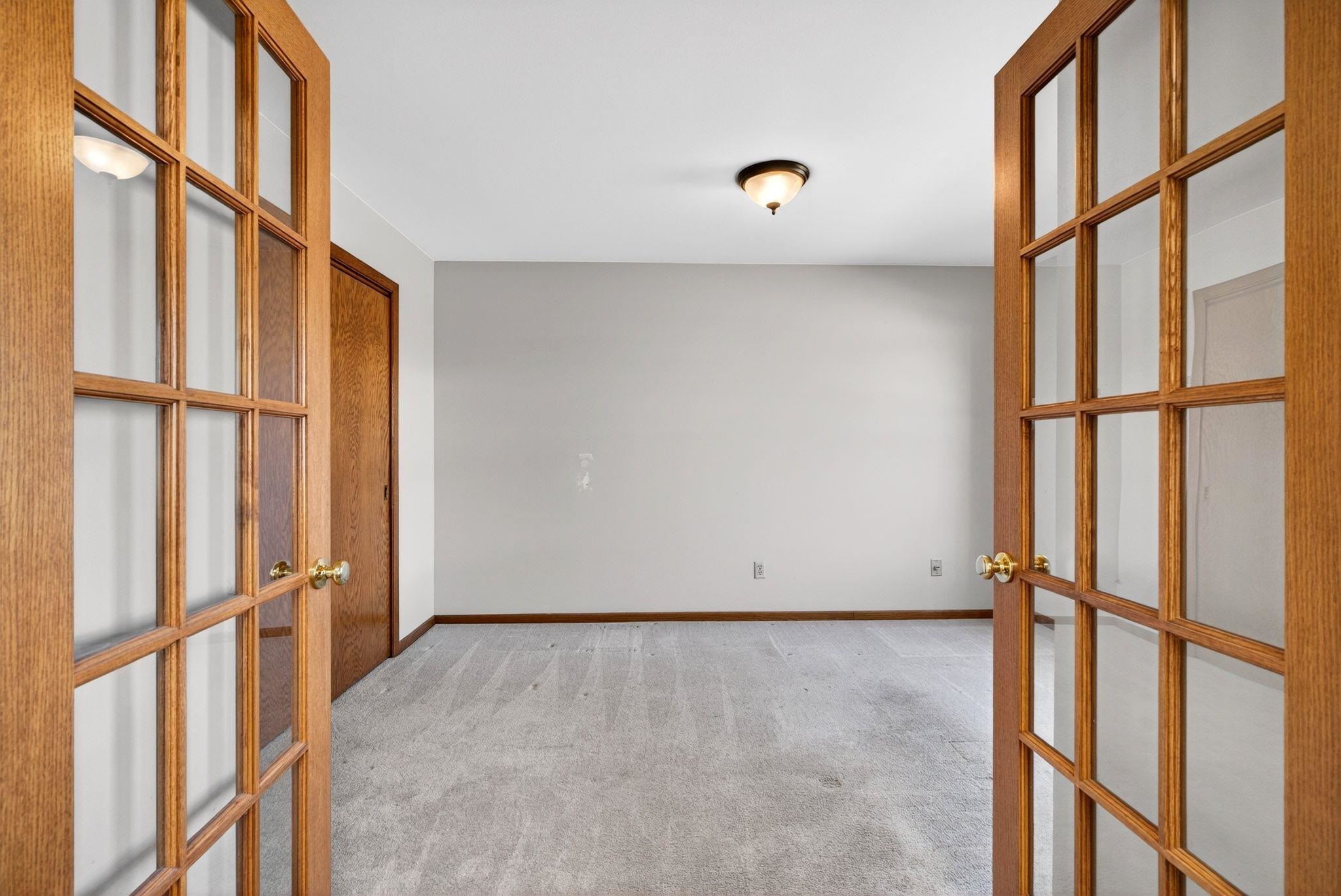 984 Tullar Road, Unit 17 Neenah, WI 54956 - Photo 18 of 36