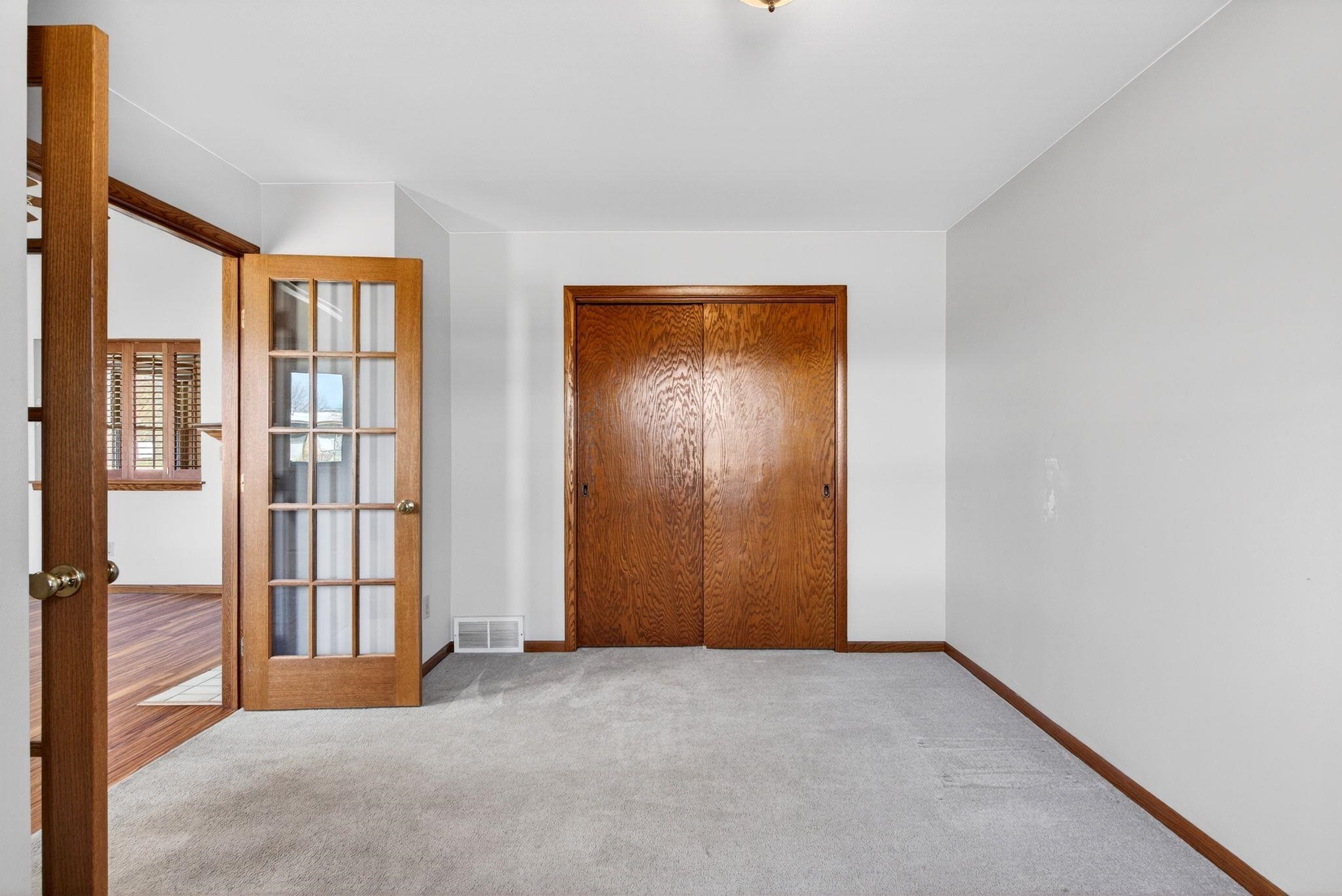 984 Tullar Road, Unit 17 Neenah, WI 54956 - Photo 20 of 36