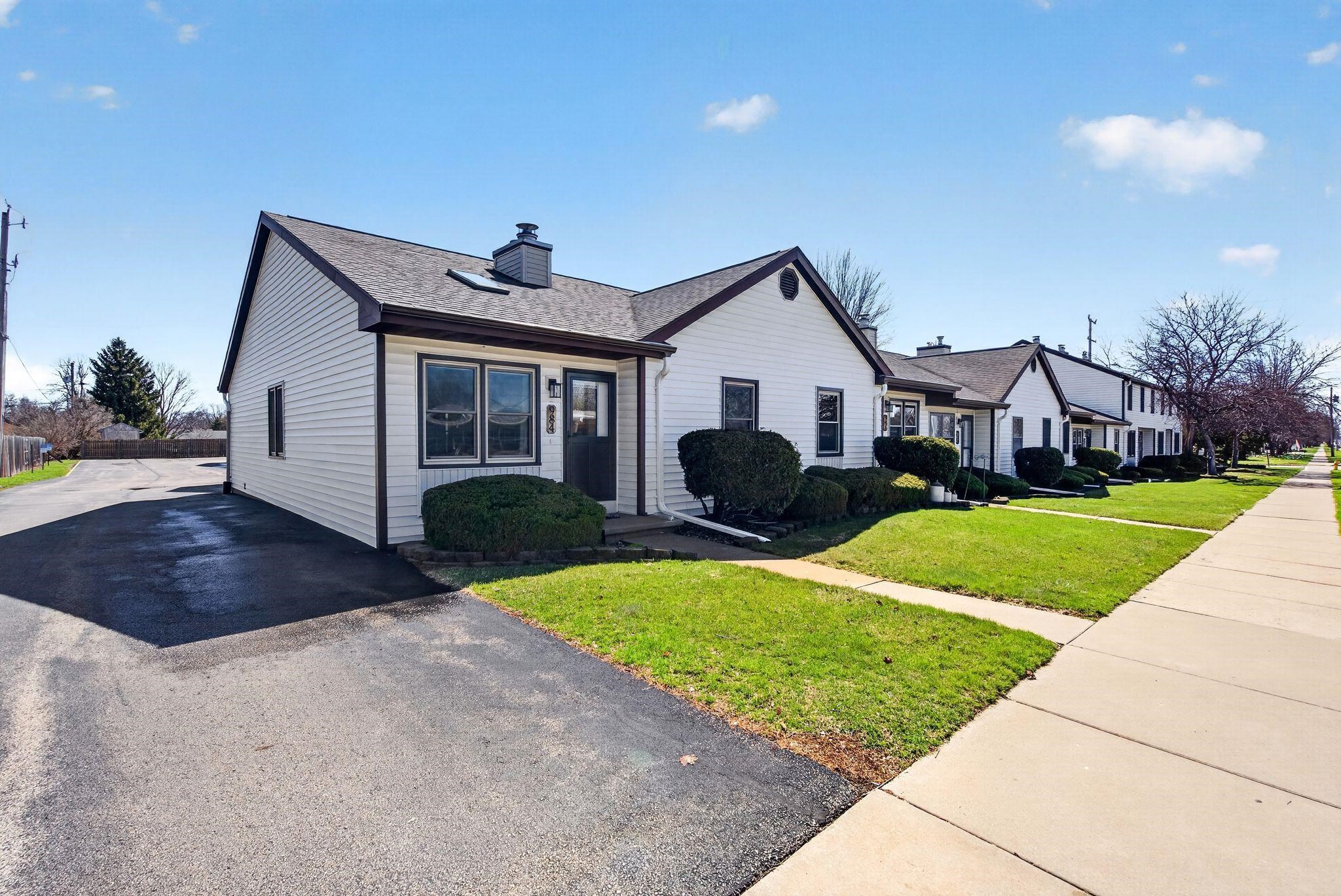 984 Tullar Road, Unit 17 Neenah, WI 54956 - Photo 30 of 36